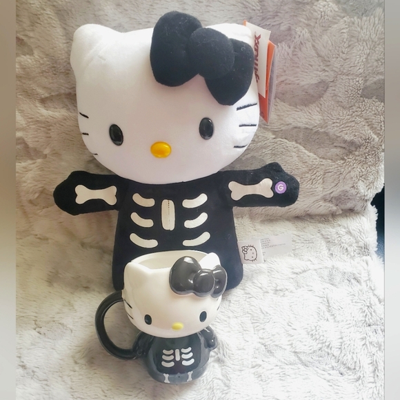 Hello Kitty Halloween Skeleton Electronic Side Stepper Plays Music - Picture 1 of 6